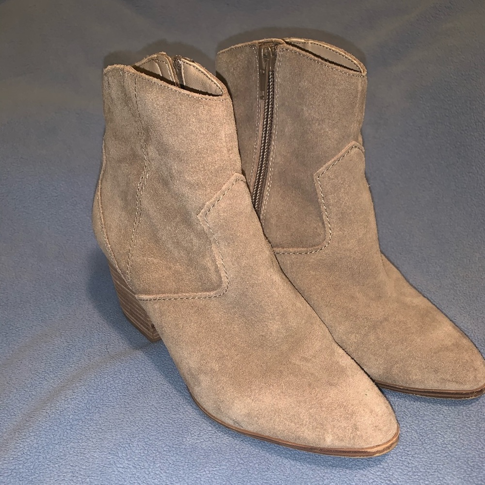 COPY - ALDO Booties size 6